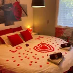 Joli T2, Jacuzzi, Lit Rond, Jardin, Parking Prive, Metro